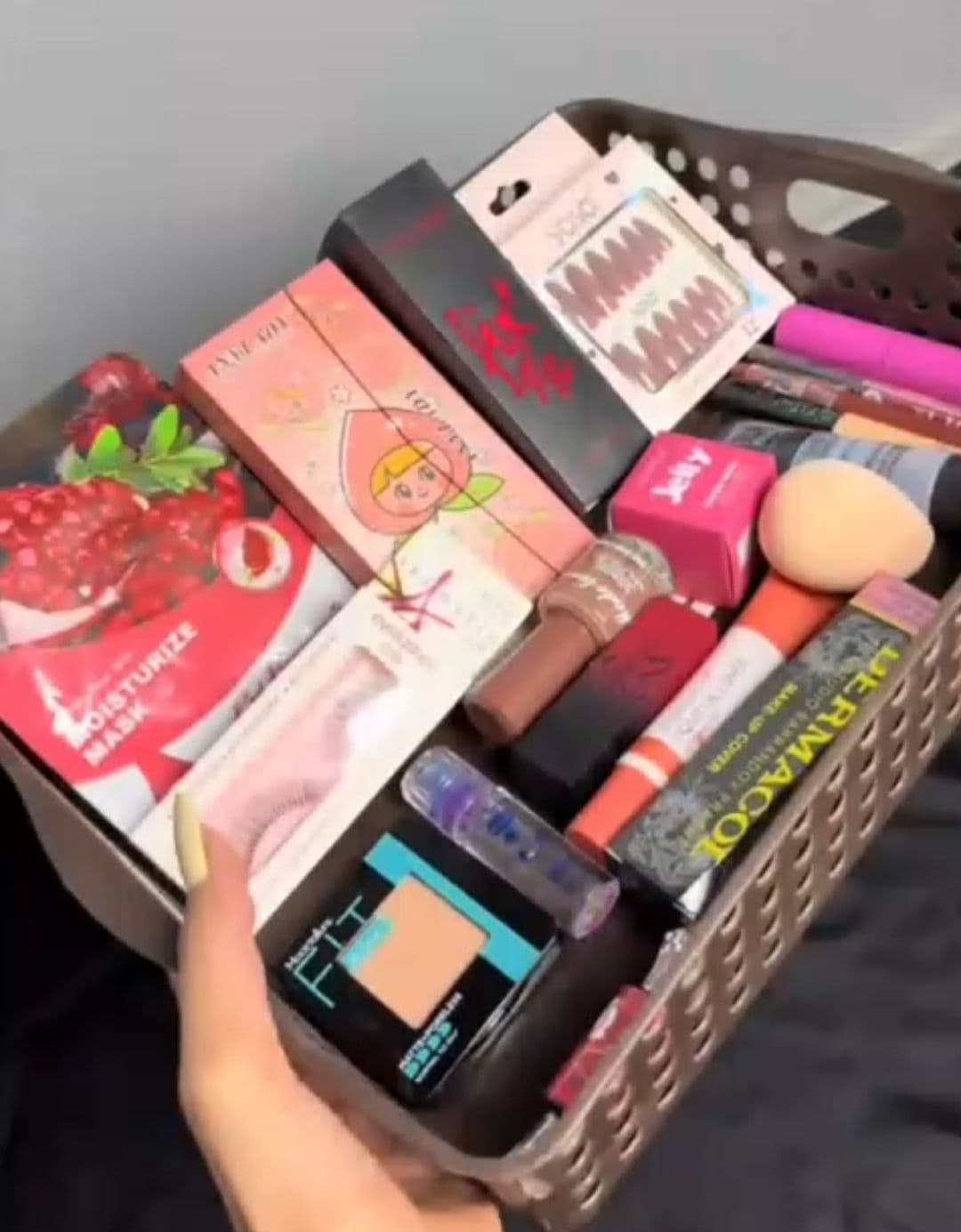 Beautiful Make-up Deal ๐